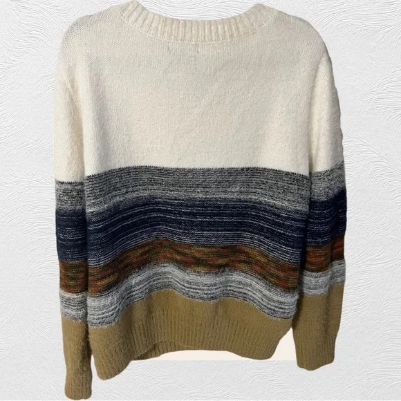 An awesome sweater by Fate in extra large - Picture 7 of 7